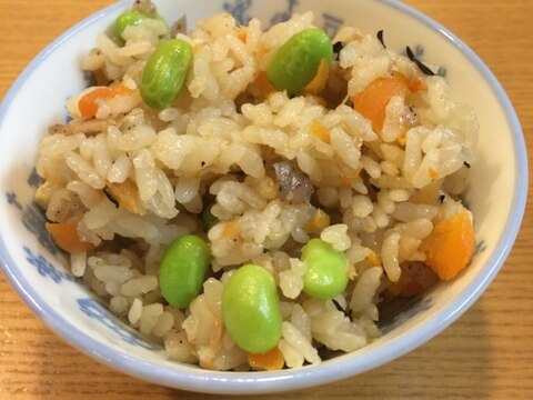 こどもが喜ぶ♪具だくさんの炊き込みご飯